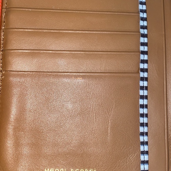 Henri Bendel Zip around wallet! EUC! - Picture 11 of 16